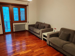 for 8 people near metro train bus station tiburtina